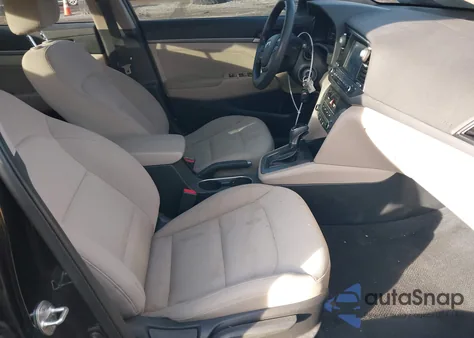 2017 Hyundai Elantra Se z USA, uszkodzony, nr VIN 5NPD84LF0HH174487